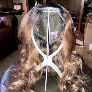 BRAND NEW Chelsea Smith Cosmetics Americano Luxe Wig (Pre-Cut Lace)